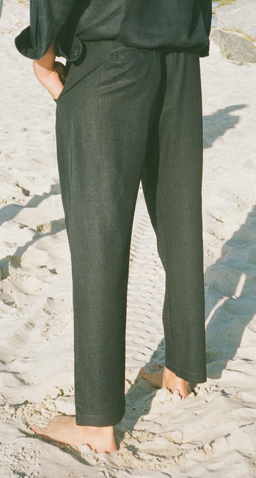 The Tulum Linen Pants - Midnight | Effortless Summer Style | Senja